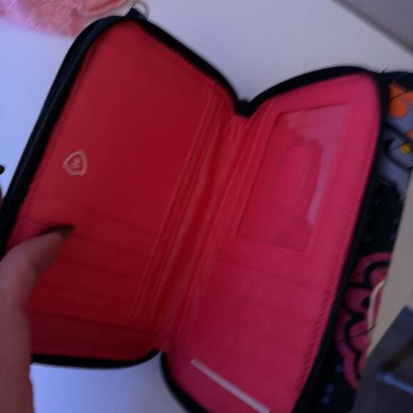 Vera Bradley - Picture 3 of 4